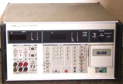 FLUKE 5101B Five-function Calibrator, AC/DC Voltage AC/DC Current Resist